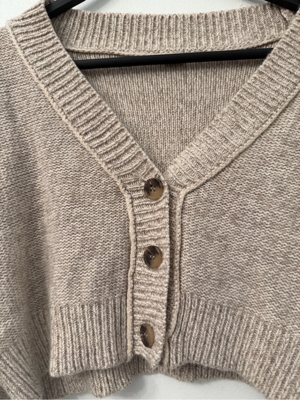 Garage Taupe Cropped V-Neck Button Front Cardigan Long Sleeve Size Small - Picture 4 of 13